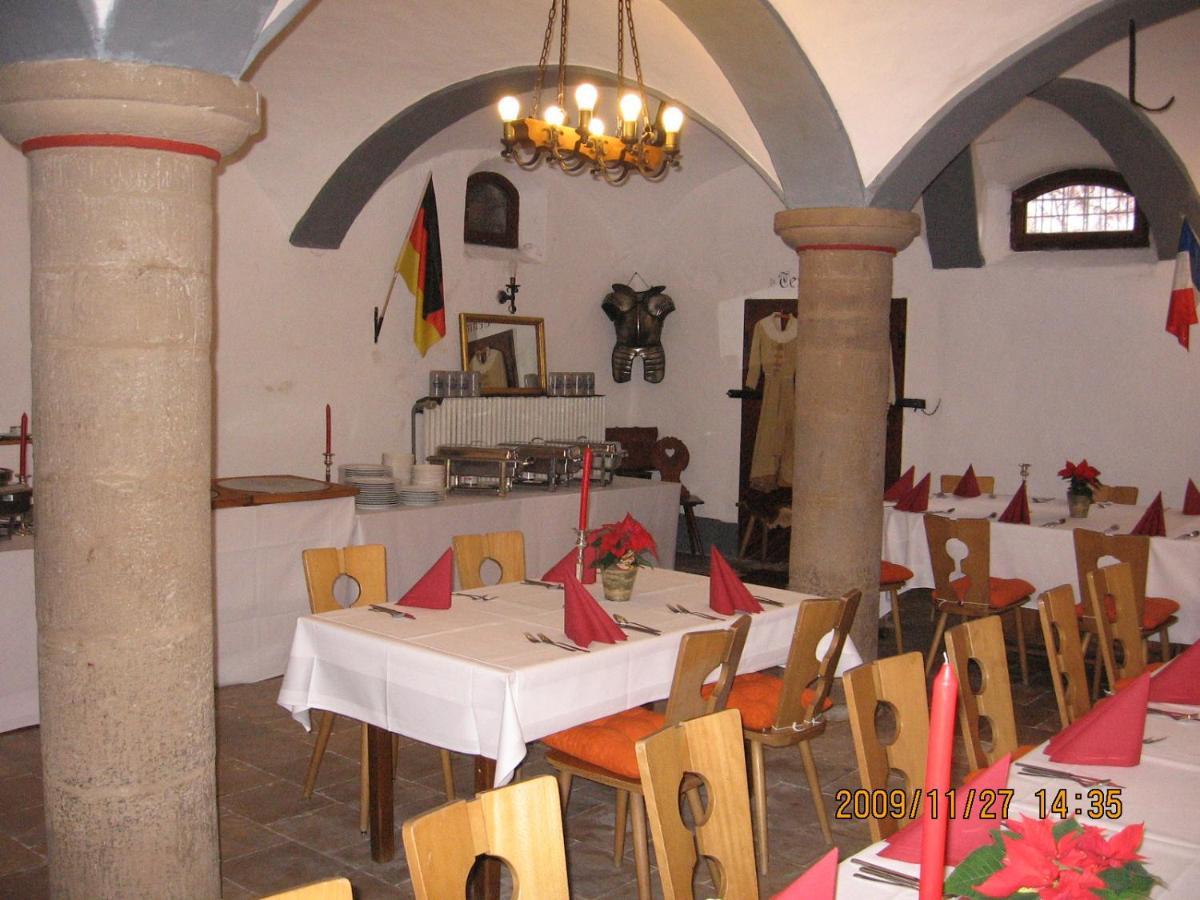 Emskirchen Alte Poststation Goldener Hirsch酒店 外观 照片