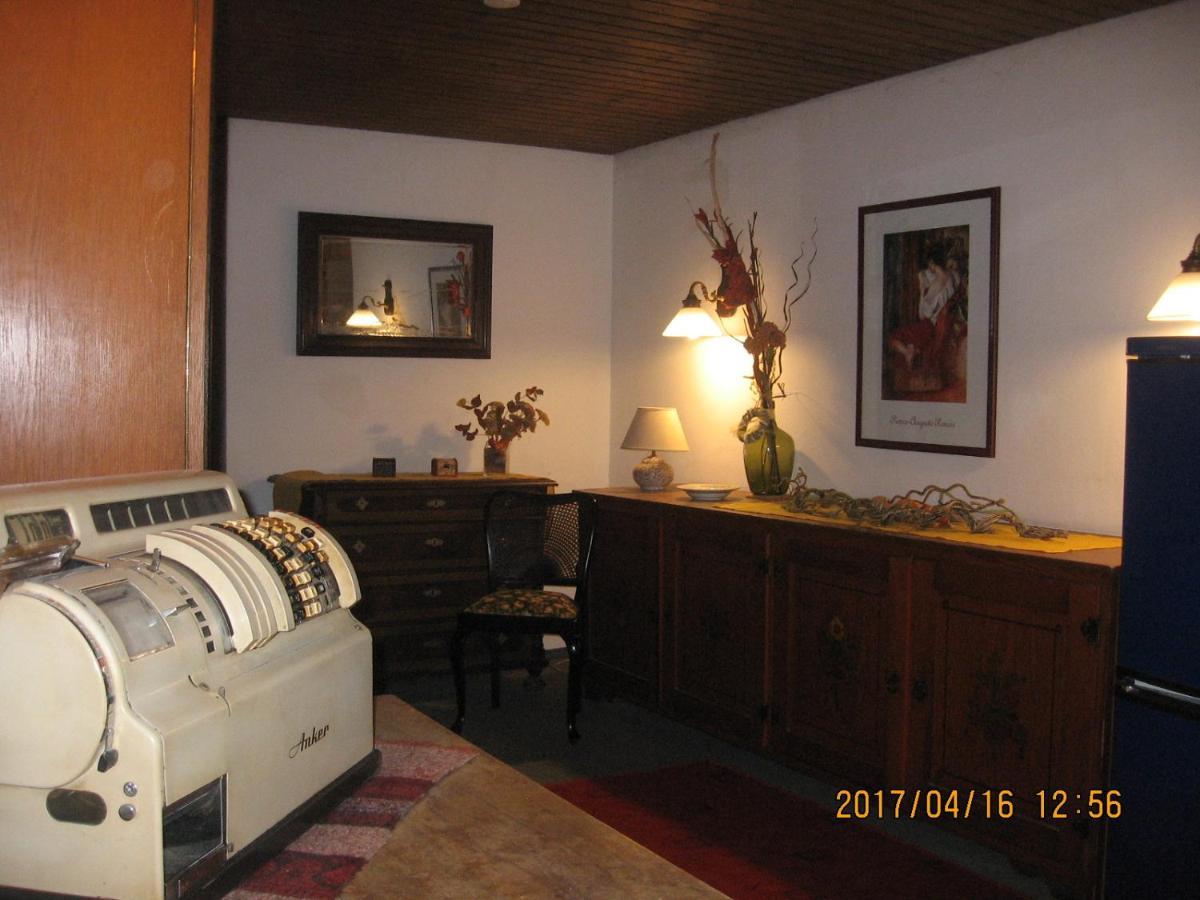 Emskirchen Alte Poststation Goldener Hirsch酒店 外观 照片