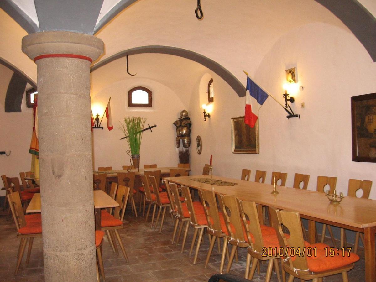 Emskirchen Alte Poststation Goldener Hirsch酒店 外观 照片